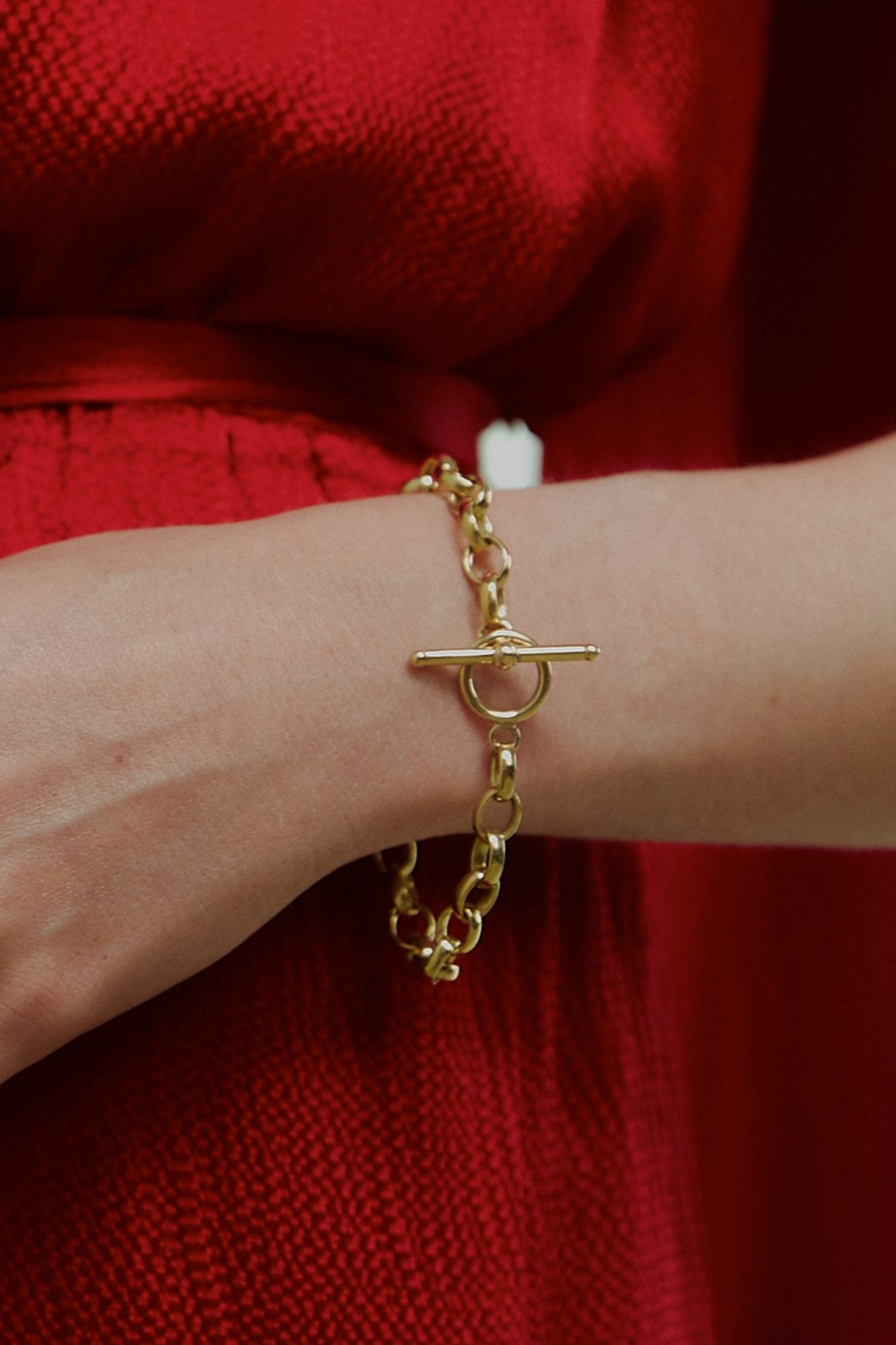 Gold t-bar bracelet. Solid gold bracelet. Gold chain bracelet. T-bar bracelet. Belcher chain bracelet.