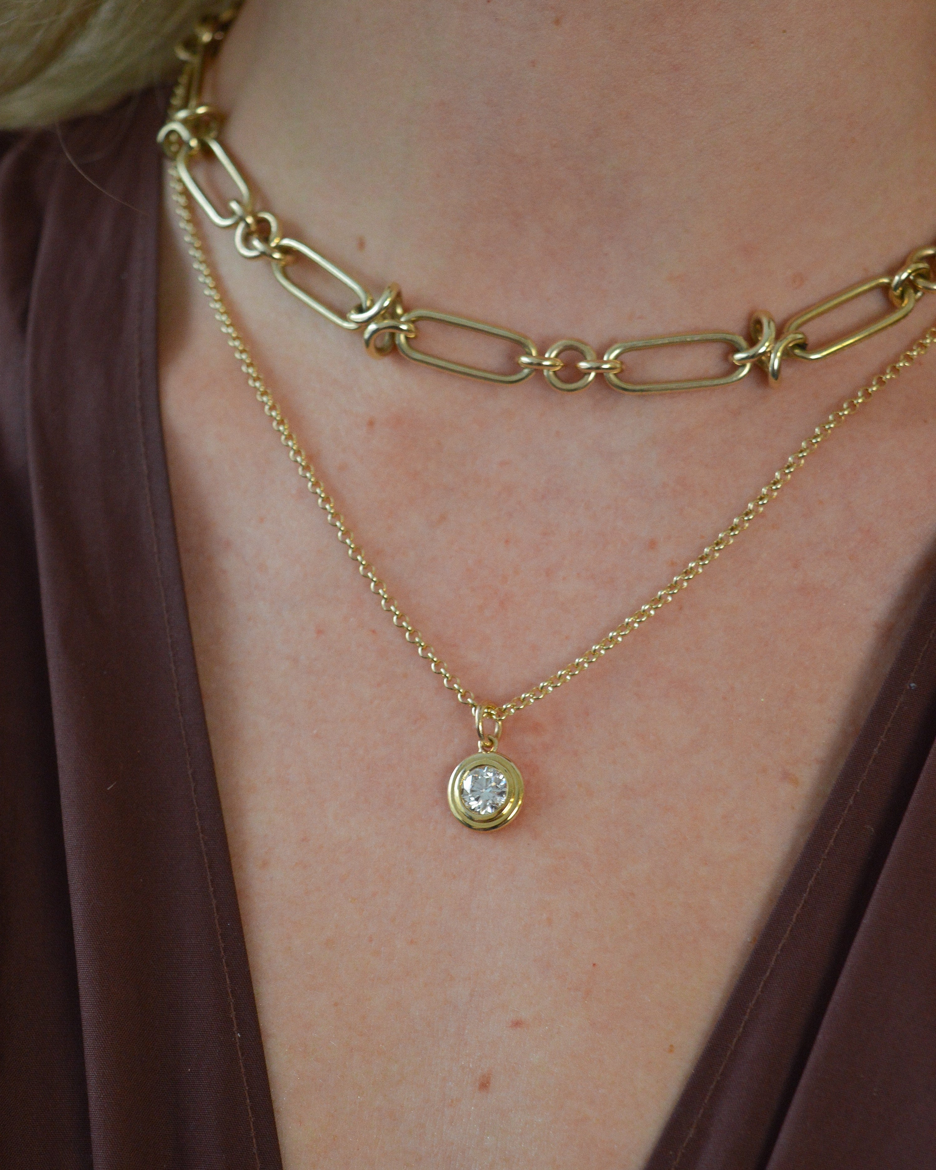 Diamond pendant. Gold and Diamond pendant. Diamond necklace.