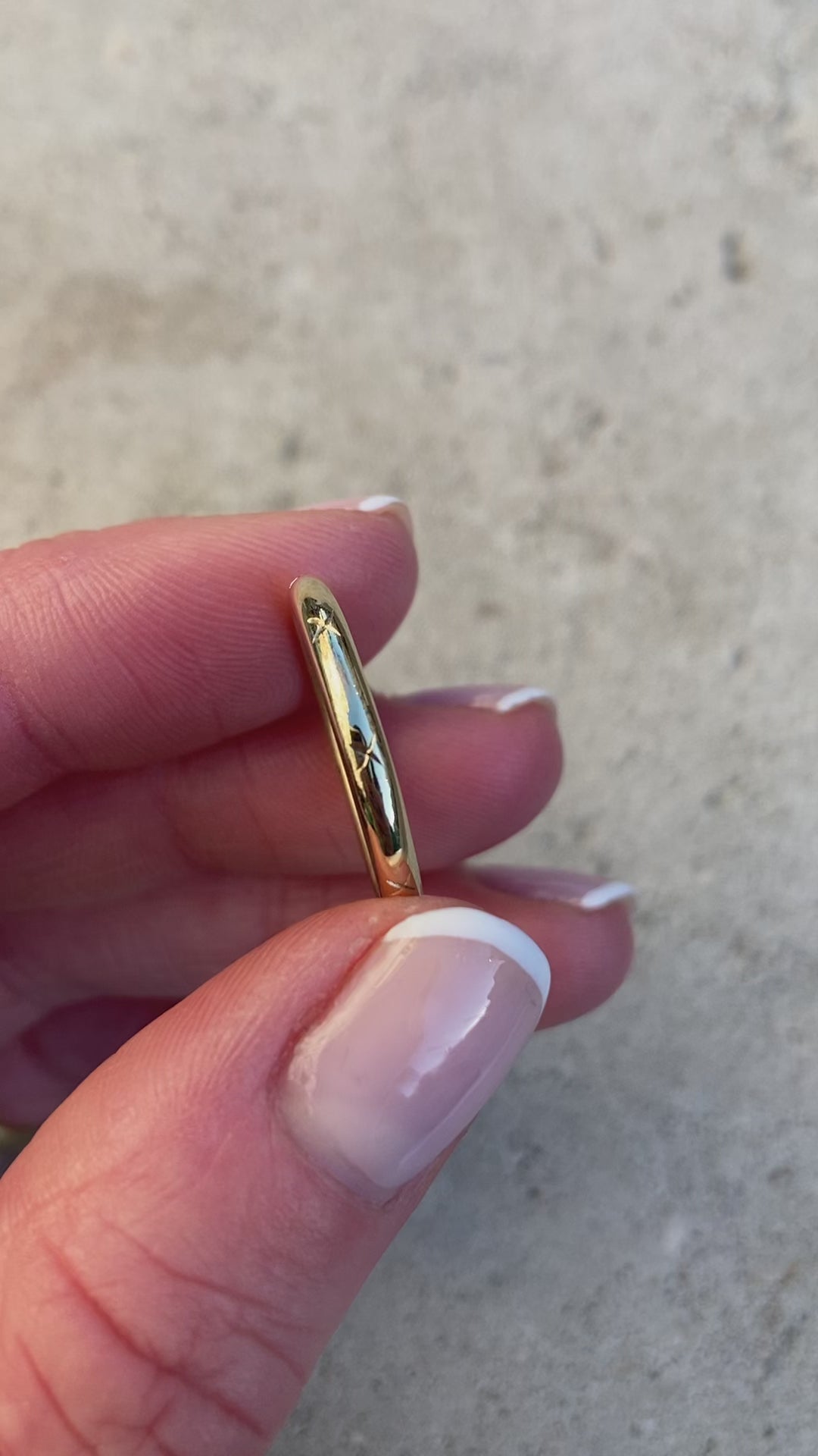 18 carat gold Binding Band. Unisex ring. 18 carat gold band. Kisses ring. X ring. Gold band. Wedding band.