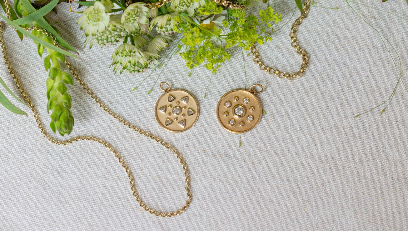 Jewellery gift guide. Jewellery presents. Jewellery gifts