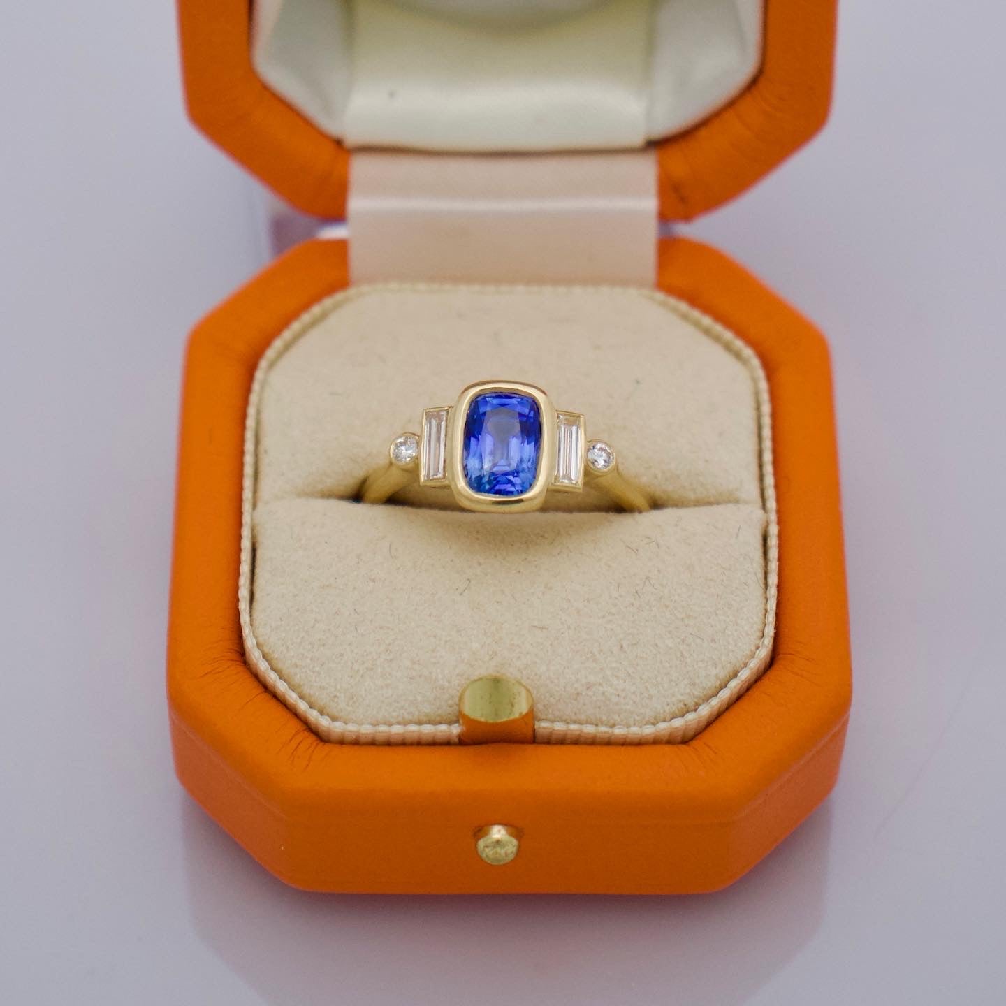 Ceylon Sapphire and diamond art deco ring. Serena Ansell Bespoke Jewellery. Bespoke Jewellery Designer London. 