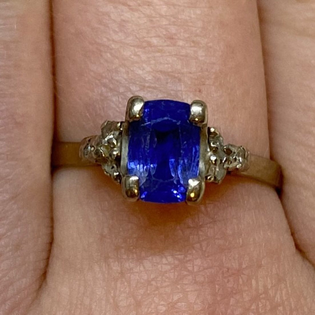 Sapphire and diamond ring. Heirloom gemstones. Heirloom jewellery redesign. Serena Ansell Bespoke jewellery design. Old jewellery redesign. Bespoke jeweller London. 
