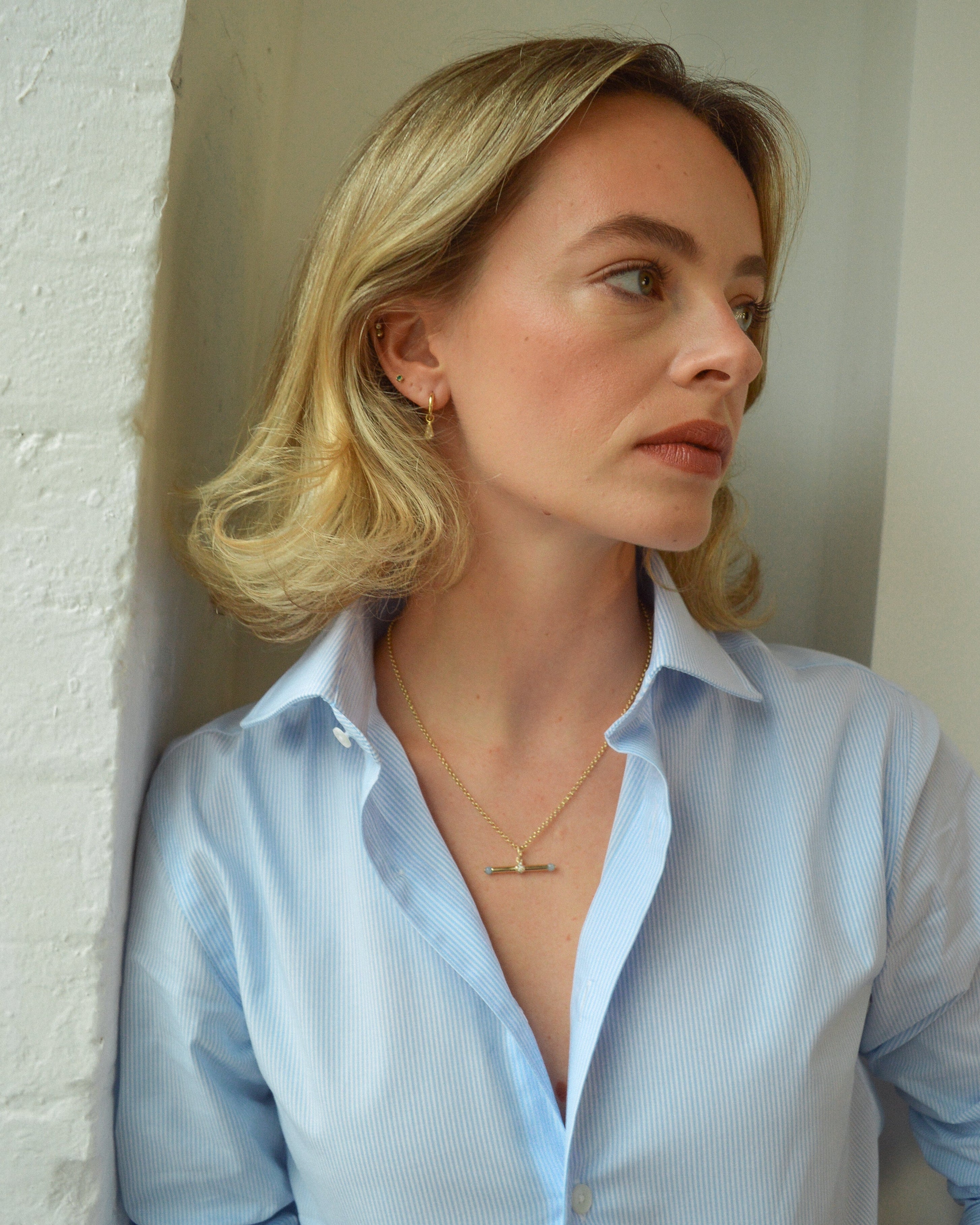 Aquamarine pendant. Gemstone T-bar. Diamond pendant