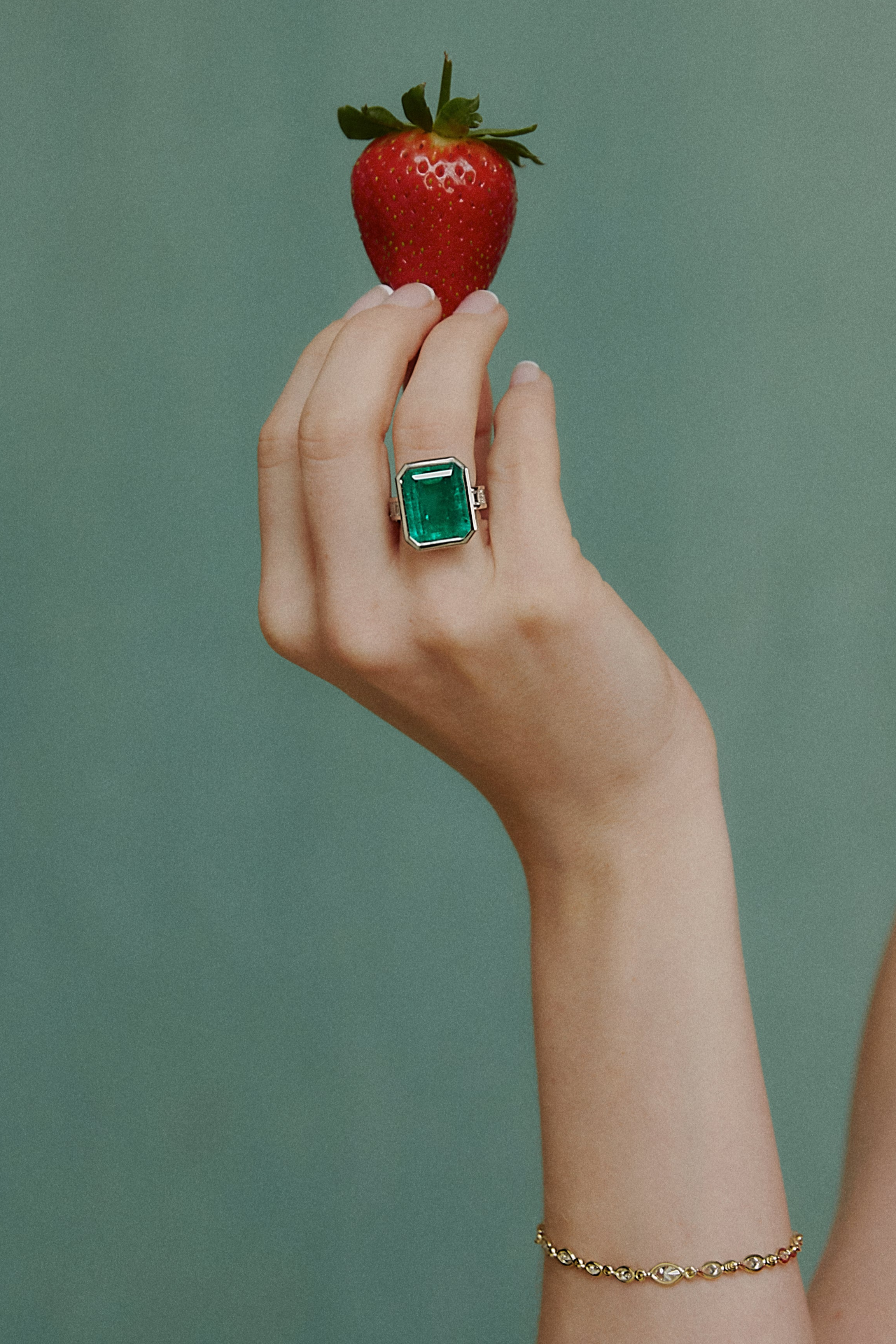 Bespoke jewellery. Bespoke jewellery designer. Bespoke jeweller London. Big emerald ring. Colombian emerald ring. Bespoke emerald ring. Serena Ansell Bespoke jewellery design