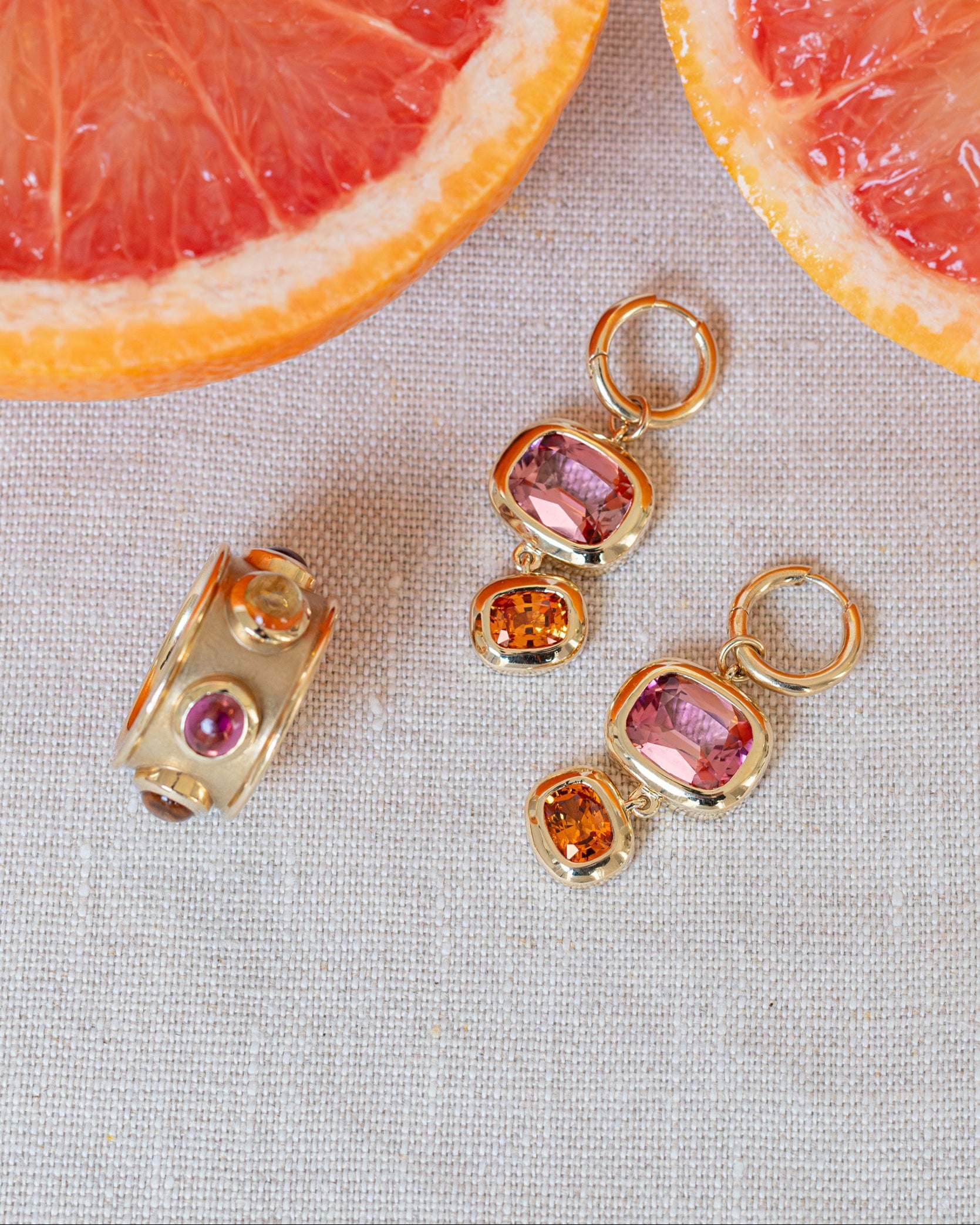 Pink tourmaline and citrine ring. Cabochon ring. Solid gold ring. Elizabethan style ring. Gemstone ring. 