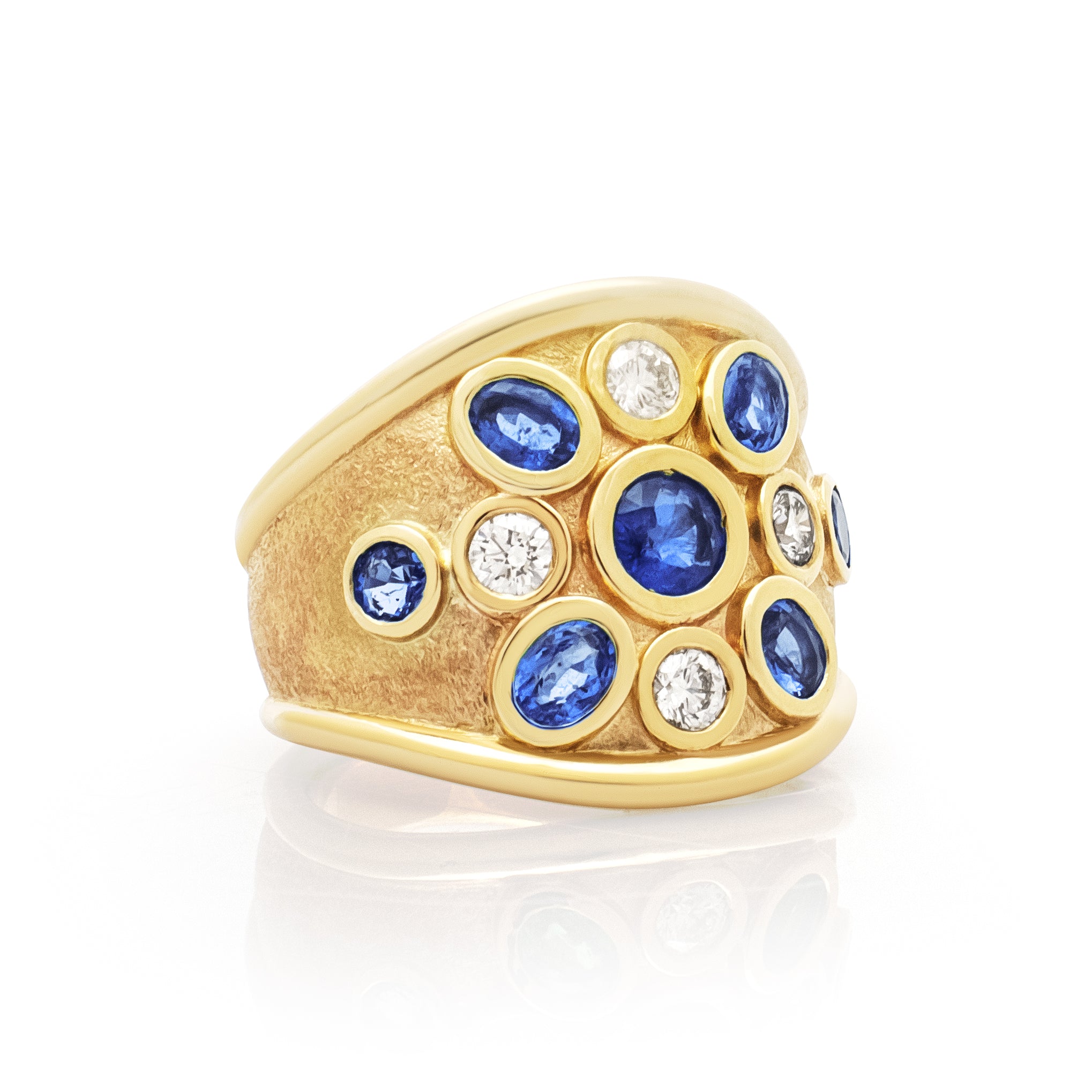 Sapphire and Diamond Droplet Ring. Sapphire and Diamond ring. Solid gold ring. Sapphire and diamond jewellery. Elizabethan style ring.