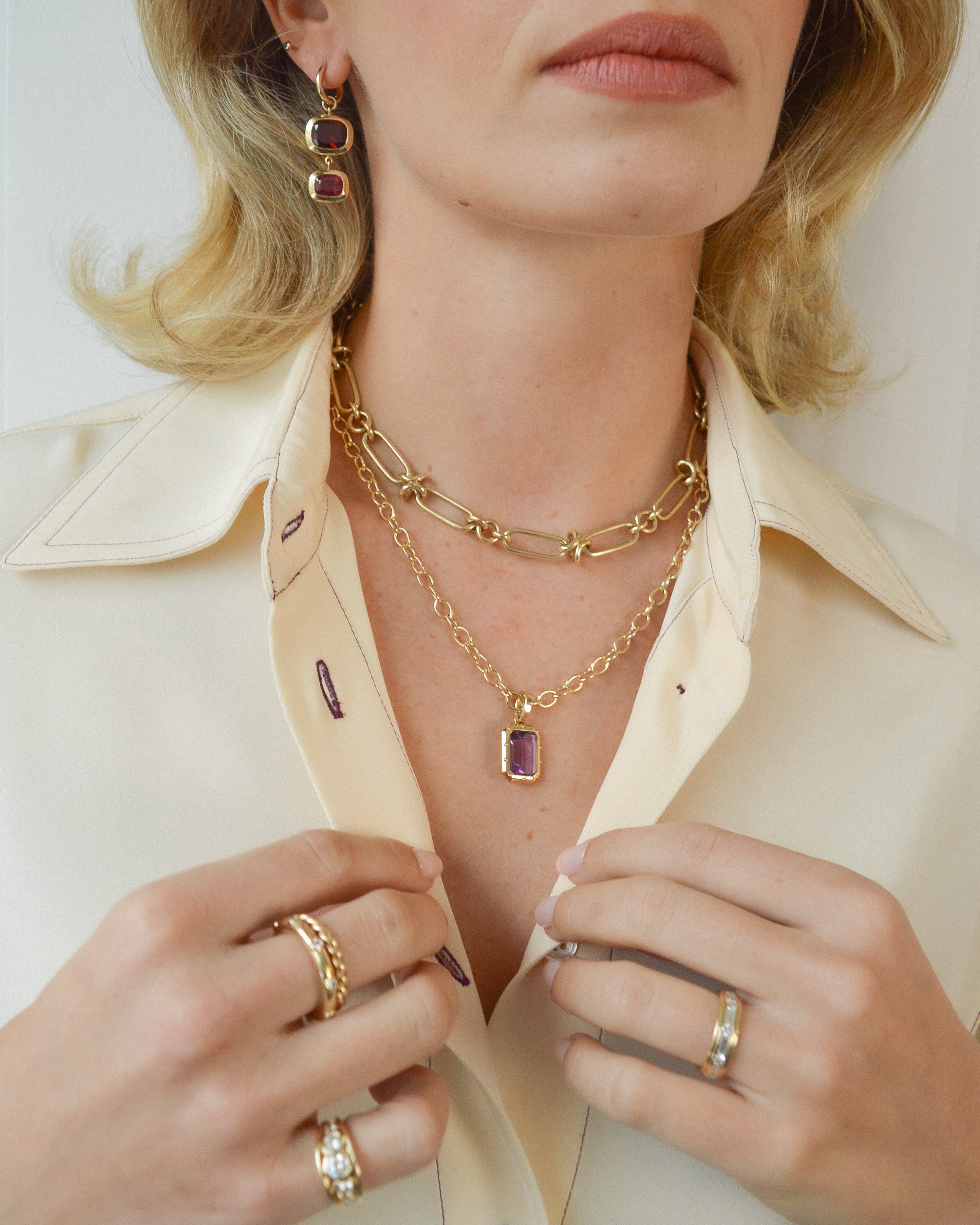 Amethest pendant set in gold